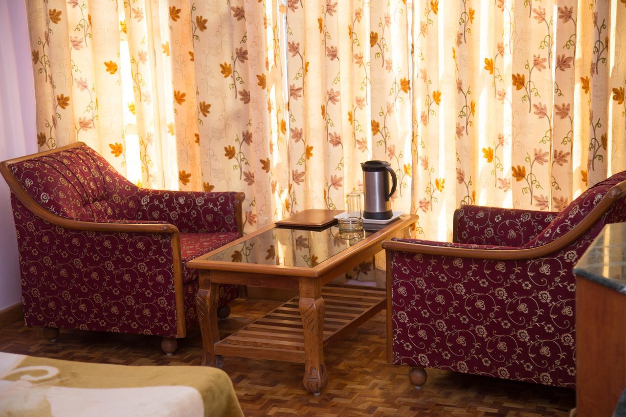 โฮเต็ล สัตการ์ เรสซิเดนซี Hotel มะนาลี ภายนอก รูปภาพ