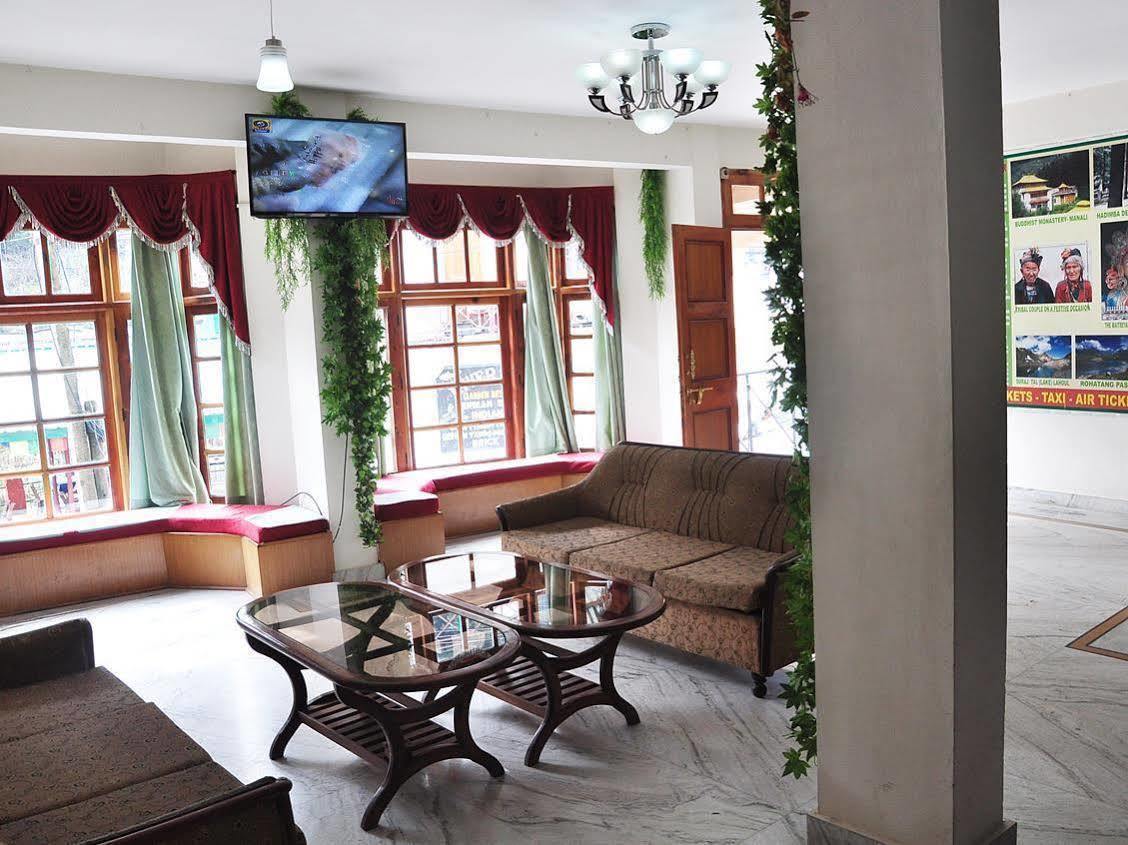 โฮเต็ล สัตการ์ เรสซิเดนซี Hotel มะนาลี ภายนอก รูปภาพ
